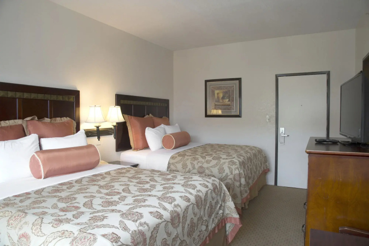 Harborview Inn & Suites San Diego Harbor