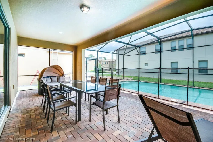 Beautiful 8 Bed Villa Pool & Spa