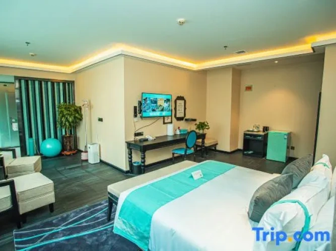 Deluxe Suite