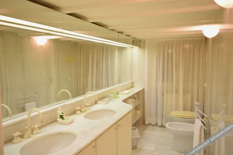 Luxury Palace Ormesini