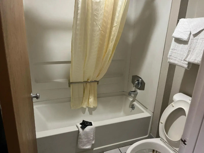 Hallmark Inn and Suites