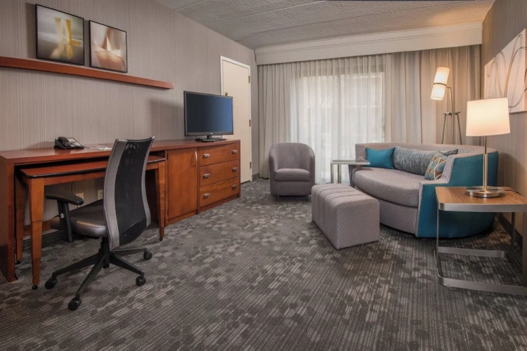 Quadruple Suite with balcony