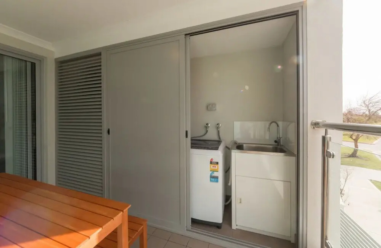 Lakeview Suite 05