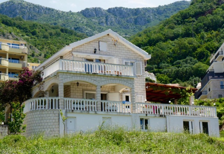 Cottage with view