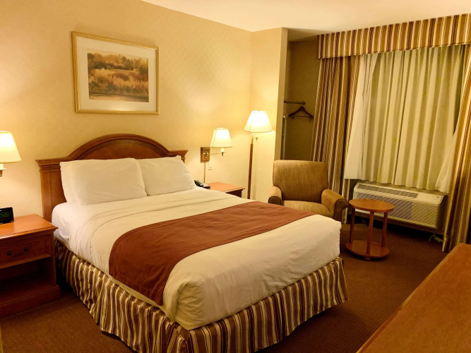Five Towns Inn - JFK Airport