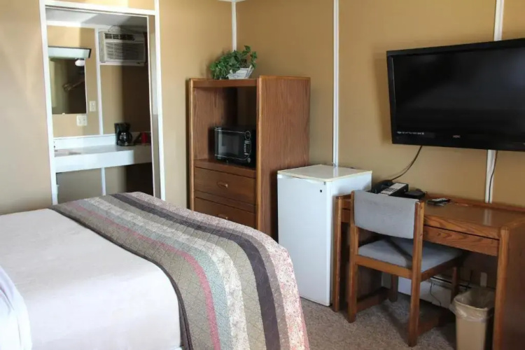 Lakeshor Motor Inn