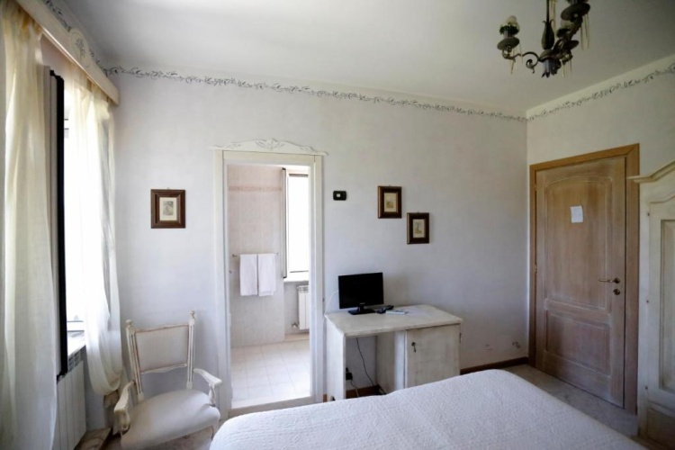Standard Double room with view