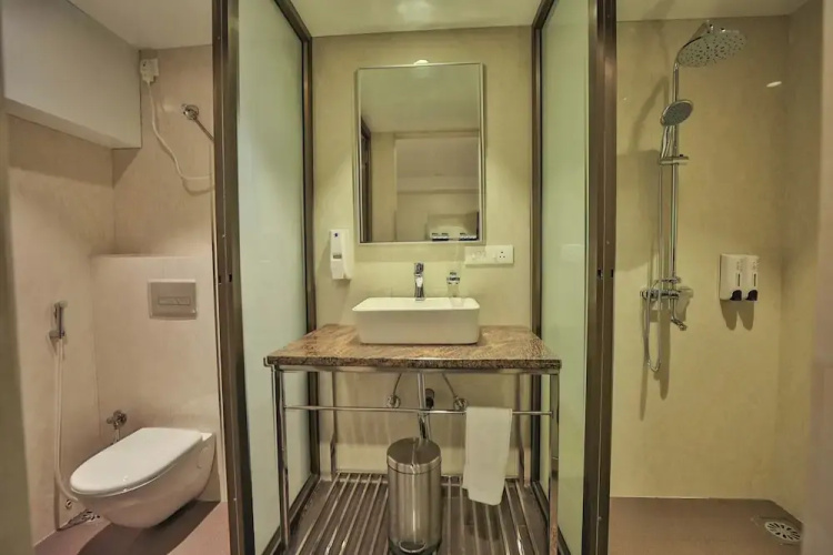 Hotel Crystal Crown