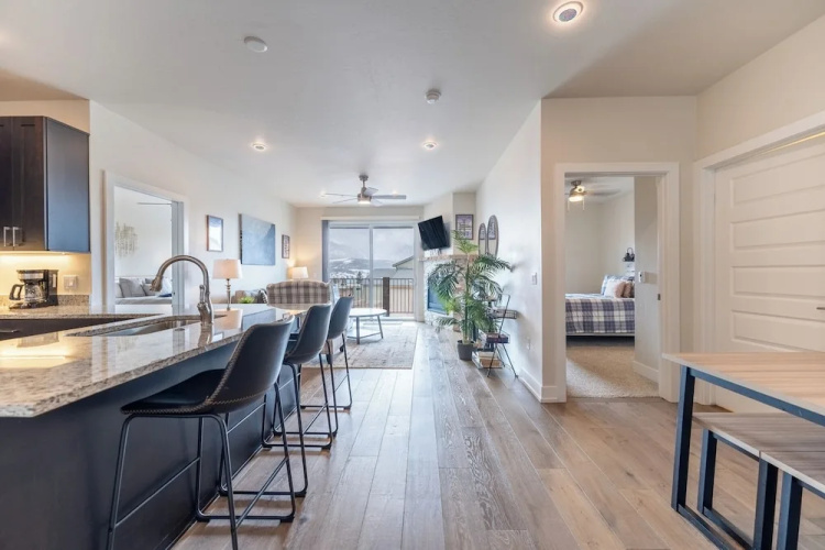 Sail Lofts #303