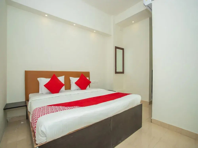 OYO 18544 Amm Residency