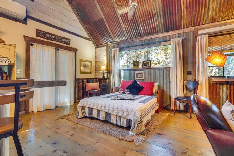 Pet-friendly Wimberley Cabin w/ Fire Pit & Hot Tub