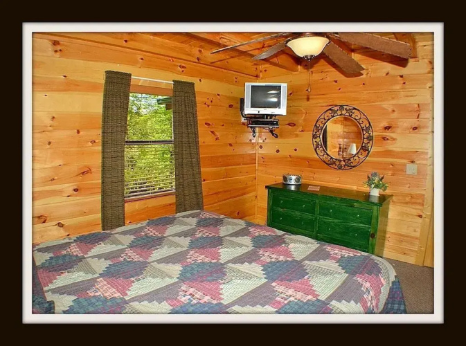 Changes in Latitude - 2 Br cabin by RedAwning