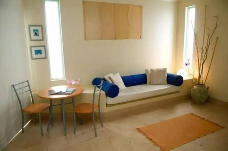 Deluxe Studio