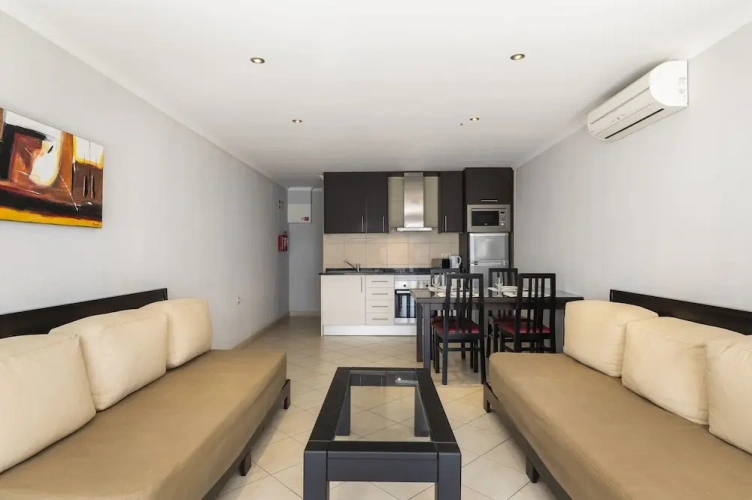 1 Bedroom Apartment
