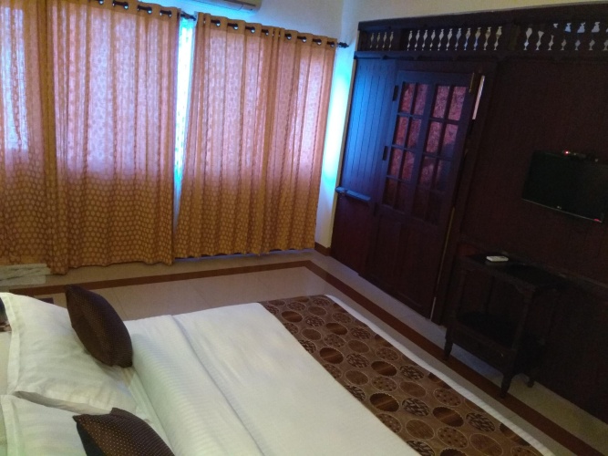 1 Bedroom Executive Double room with pool view