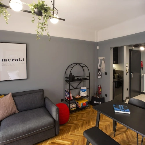2 Bedrooms Apartment
