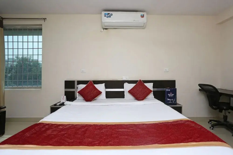 OYO 7672 Pride Inn