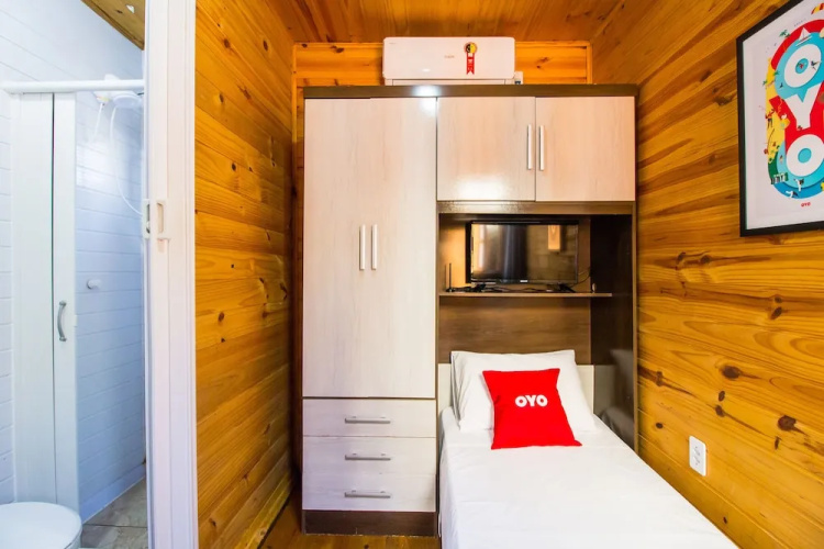 Housing Hotel