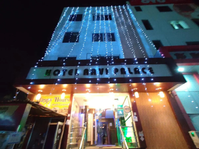 OYO 8743 Hotel Ravi Palace