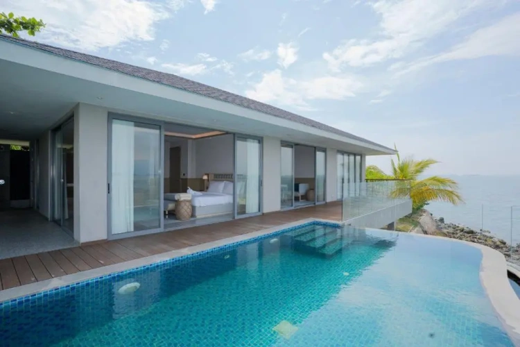 2 Bedrooms Villa