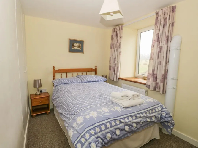 2 Park Nook Close