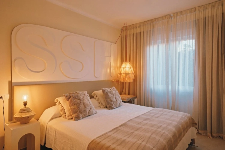 1 Bedroom Apartment with balcony