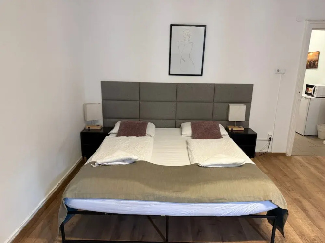 Comfy 2BR Apt Westbahnhof Area