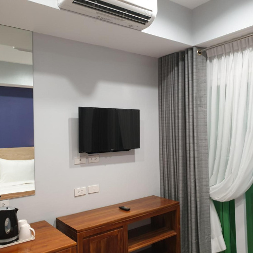 Leez Inn Makati