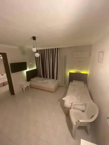 Karadede Hotel