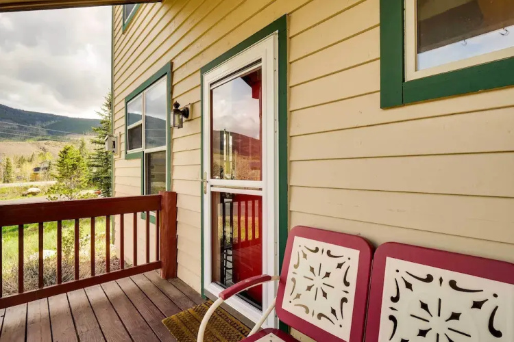 Mtn Views & Fireplace: Stunning Dillon Townhome!