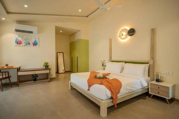 Cloud7 Waves Luxury 4 BHK Villa by Elivaas