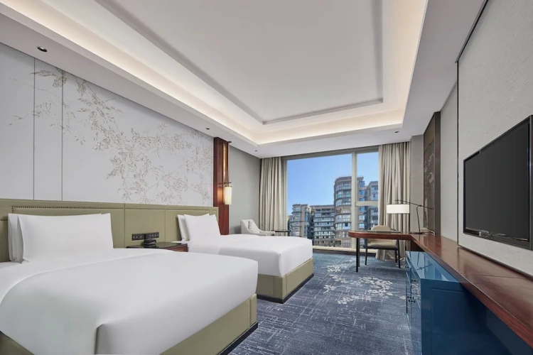 Standard Quadruple Club room