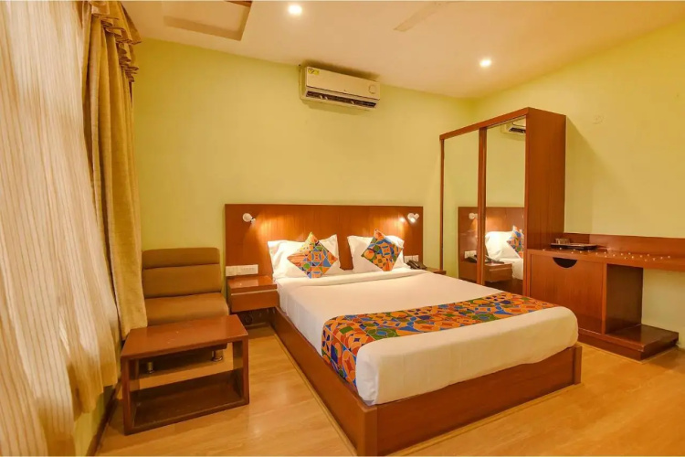Fabhotel The Btm Palace