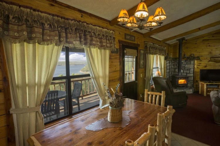 Lake Shore Cabins on Beaver Lake