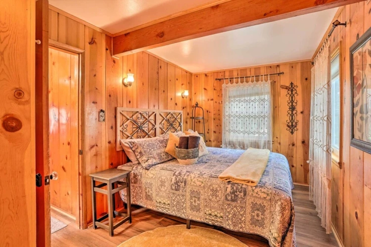 3 Bedrooms Cottage with balcony
