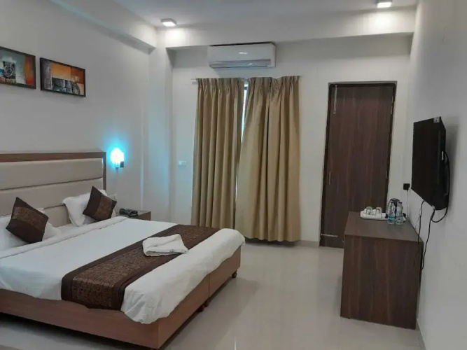 Hotel The Luxem