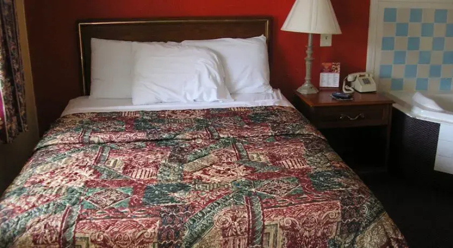Red Carpet Inn