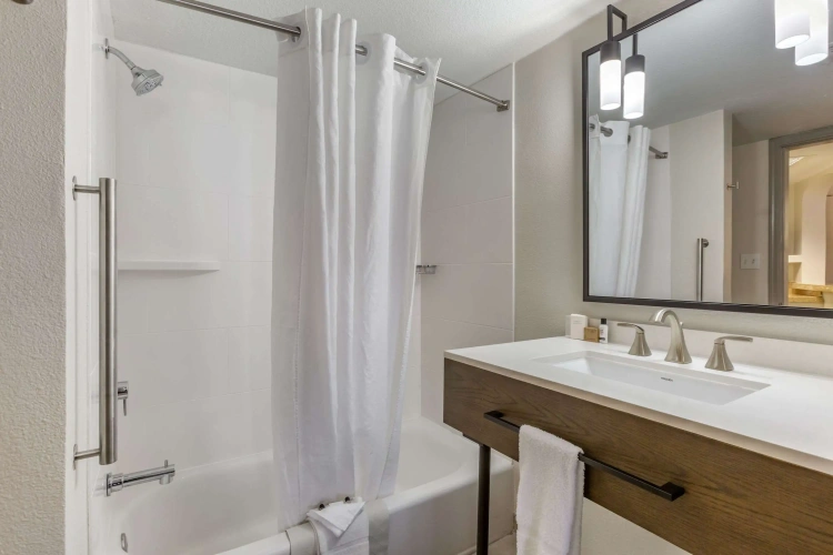 Quadruple Suite