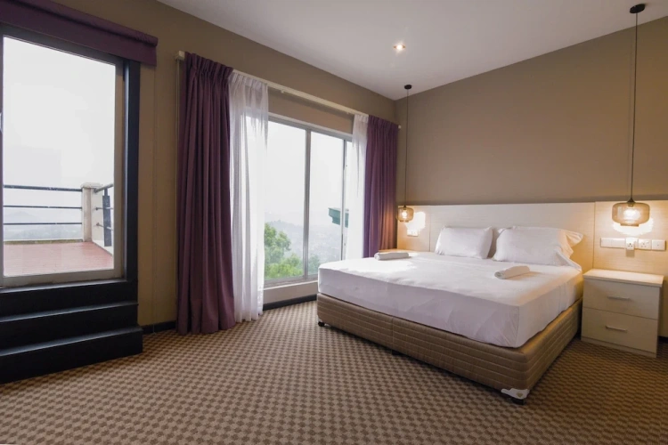 Deluxe Double Penthouse room with balcony