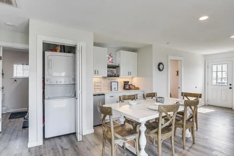 Walk to Sand: Surfside Beach Getaway w/ Deck