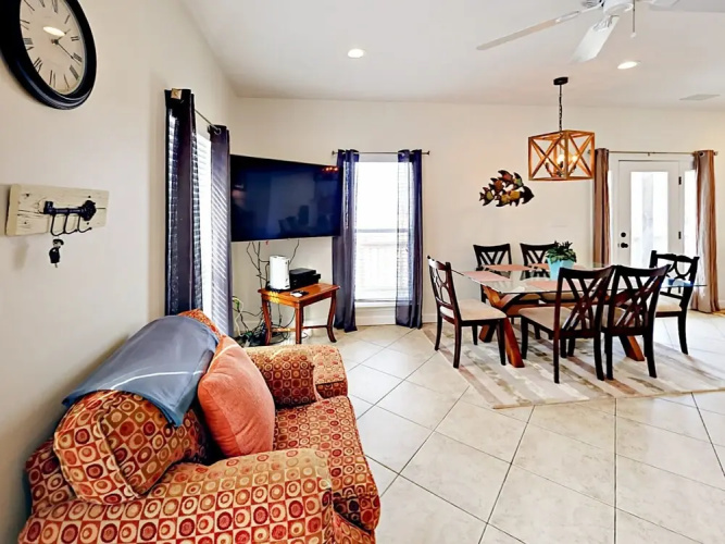 3BR on Mobile Bay, 1 Block to Beach