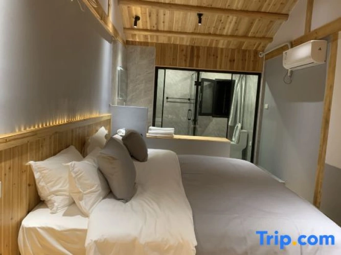 1 Bedroom Deluxe Double room