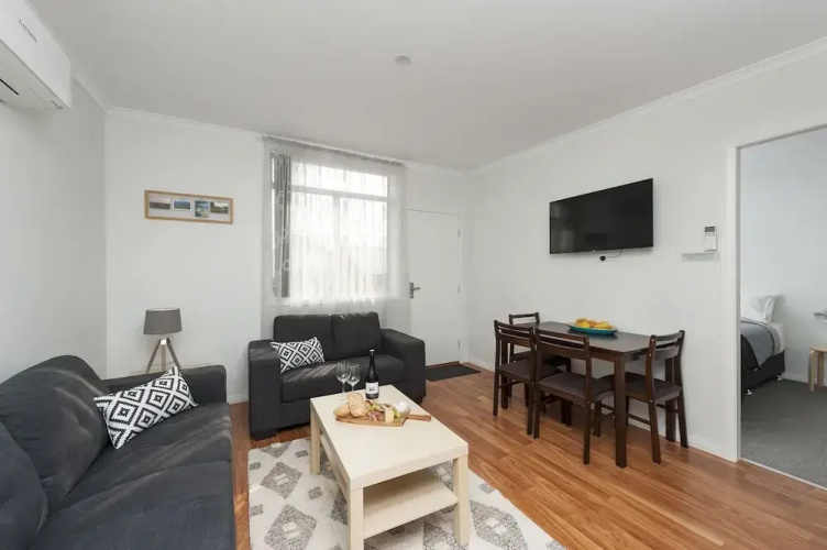 125 Milton