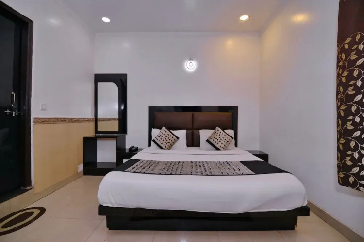 Hotel Blue Pearl Noida