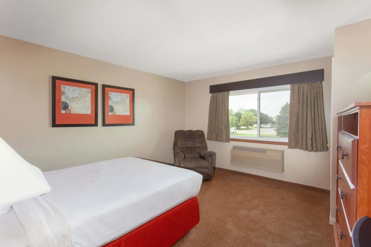 AmericInn by Wyndham Willmar