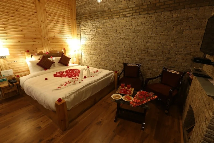 Suite with balcony and with mountain view