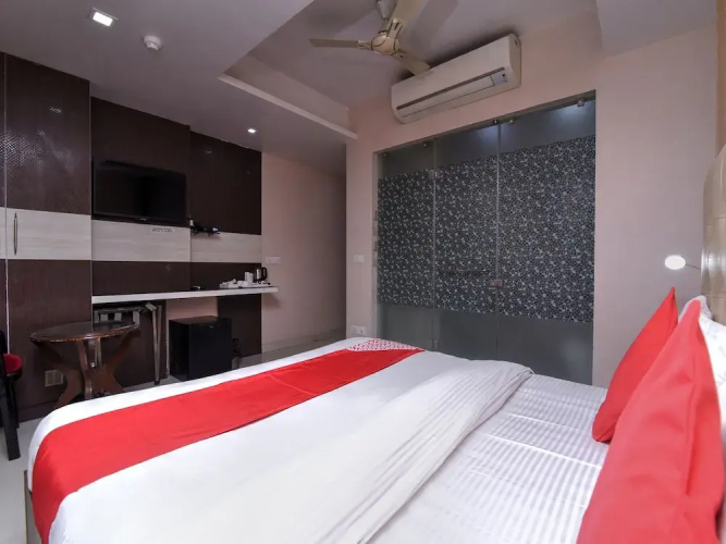 OYO 23188 Glory Villa