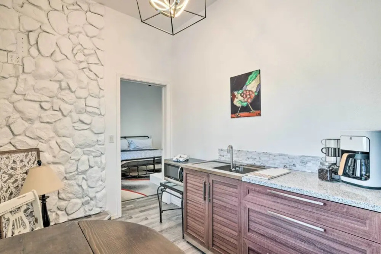 Stylish Klamath Falls Unit < 1/2 Mi to Oit!