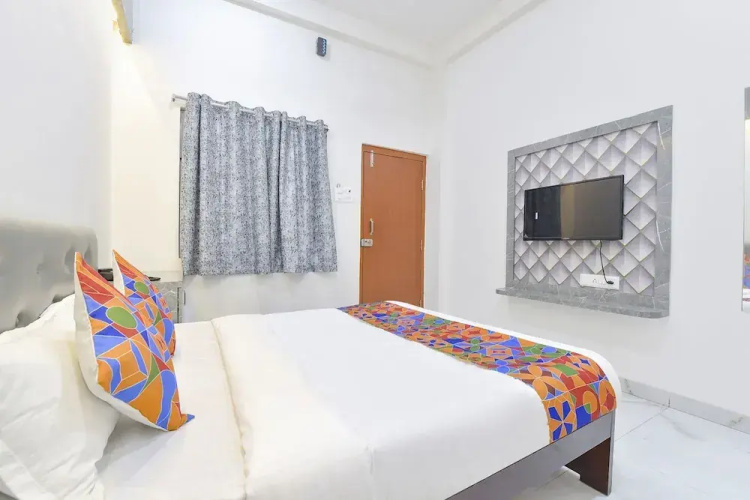Fabhotel Grand Embassy