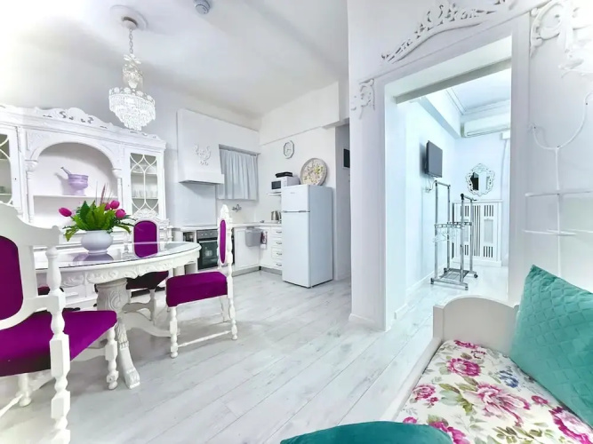 Lora Home by Frangki